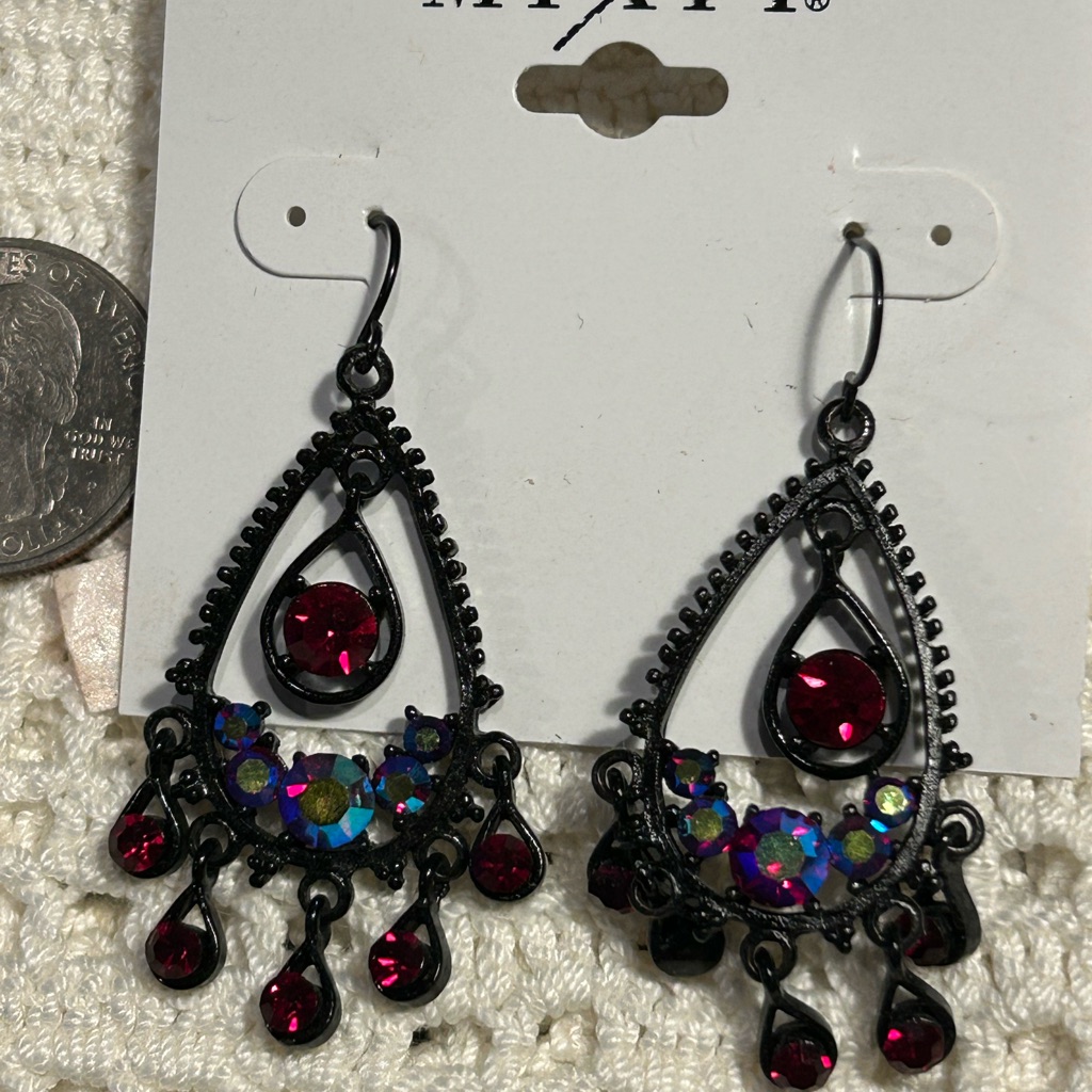 Mix It Black And Red Teardrop Dangling Earrings